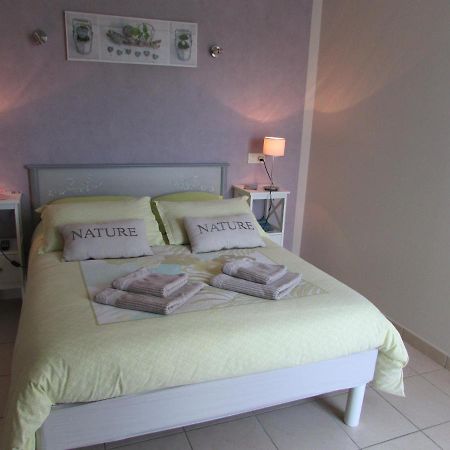 Chambre D'Hotes La Basse Gougeonniere Neuvy-en-Mauges Dış mekan fotoğraf